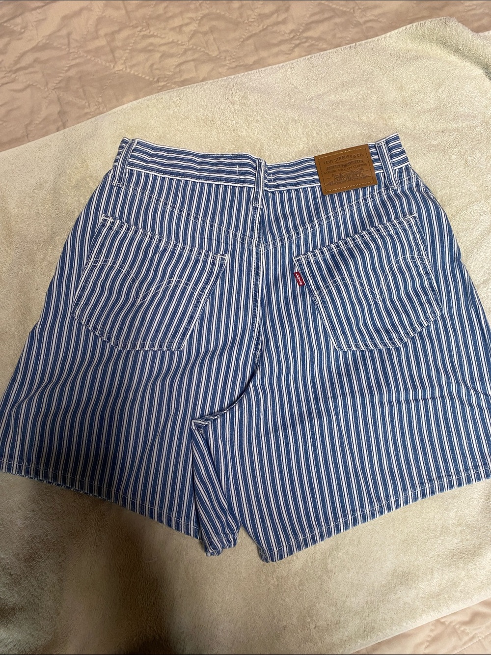 Levi's Blue and White Stripe High-Waist Women's Shorts - Picture 7 of 10